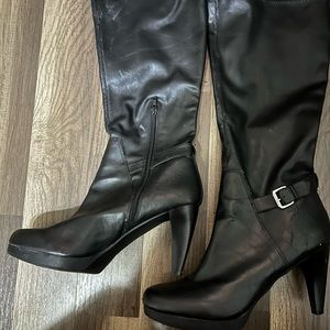 Nine West Navita boots size 12